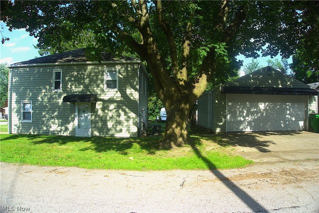 34 Kenmore Avenue, Barberton, OH 44203