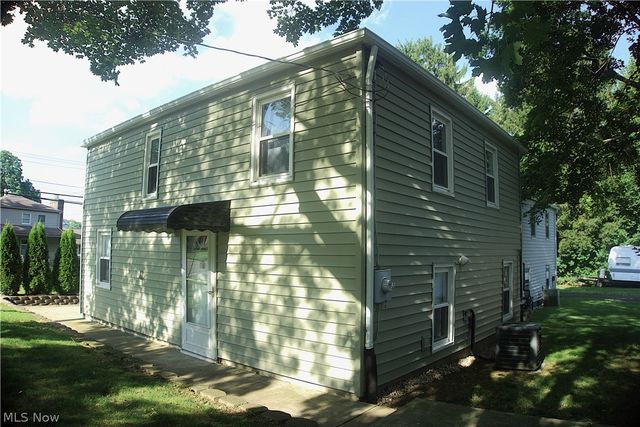 34 Kenmore Avenue, Barberton, OH 44203