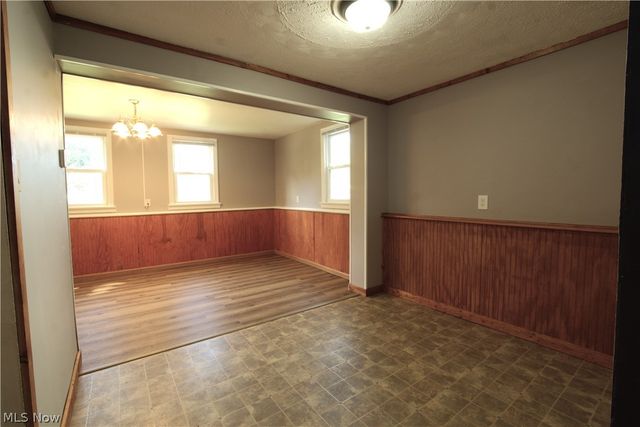 34 Kenmore Avenue, Barberton, OH 44203