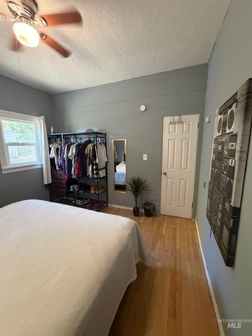 204 N Sugar St, Nampa, ID 83687