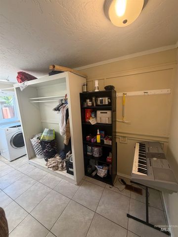 204 N Sugar St, Nampa, ID 83687