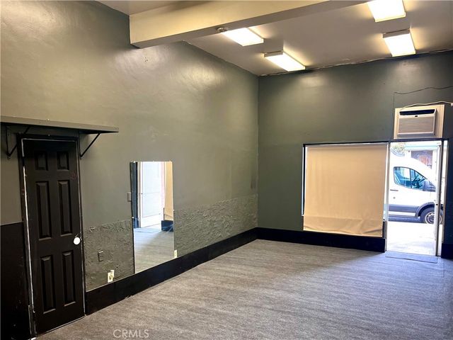 10443 Magnolia Boulevard, North Hollywood, CA 91601