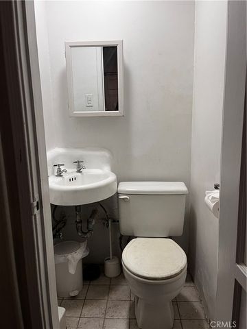 10443 Magnolia Boulevard, North Hollywood, CA 91601