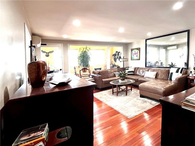 10443 Magnolia Boulevard, North Hollywood, CA 91601