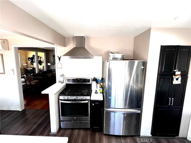 10443 Magnolia Boulevard, North Hollywood, CA 91601