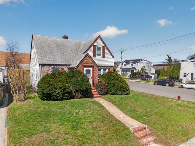 1217 Hillside Avenue, New Hyde Park, NY 11040