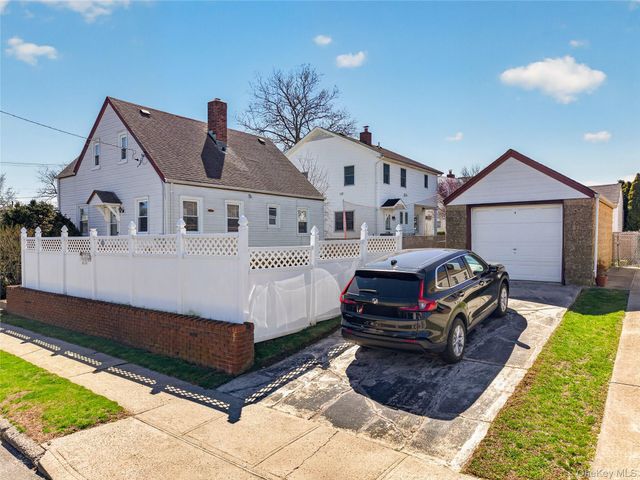 1217 Hillside Avenue, New Hyde Park, NY 11040