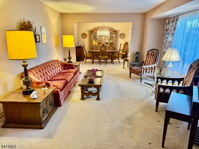 2 Peach Tree Ct, Parsippany-troy Hills Twp., NJ 07054