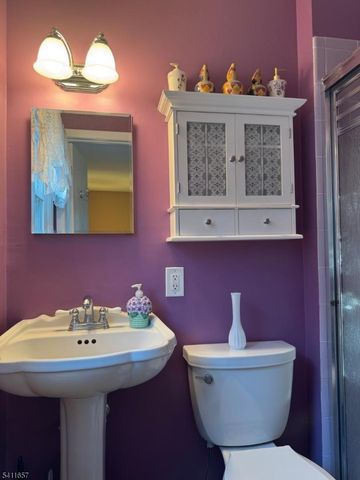 2 Peach Tree Ct, Parsippany-troy Hills Twp., NJ 07054