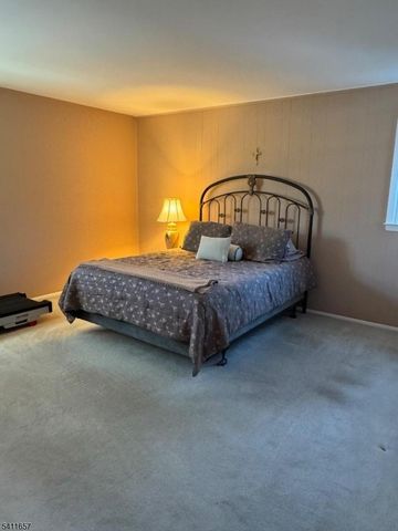 2 Peach Tree Ct, Parsippany-troy Hills Twp., NJ 07054