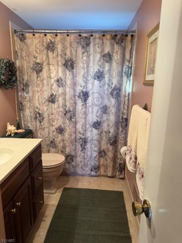 2 Peach Tree Ct, Parsippany-troy Hills Twp., NJ 07054