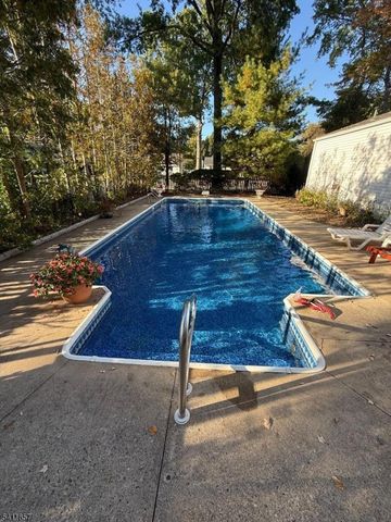 2 Peach Tree Ct, Parsippany-troy Hills Twp., NJ 07054