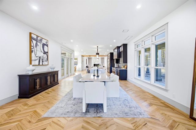 1000 W Wintergreen Road, Desoto, TX 75115