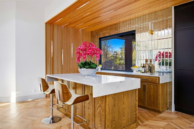 1000 W Wintergreen Road, Desoto, TX 75115