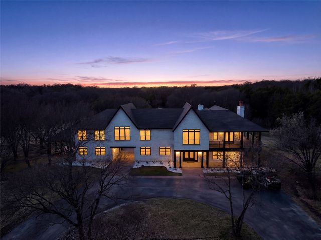 1000 W Wintergreen Road, Desoto, TX 75115