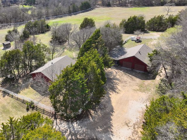 1000 W Wintergreen Road, Desoto, TX 75115