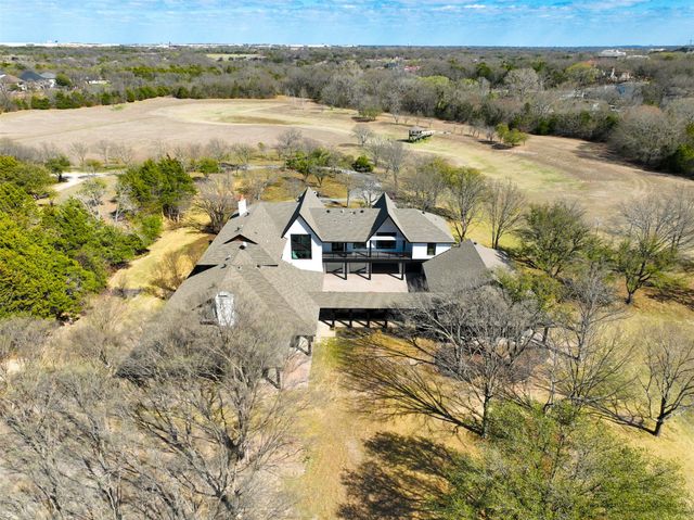 1000 W Wintergreen Road, Desoto, TX 75115