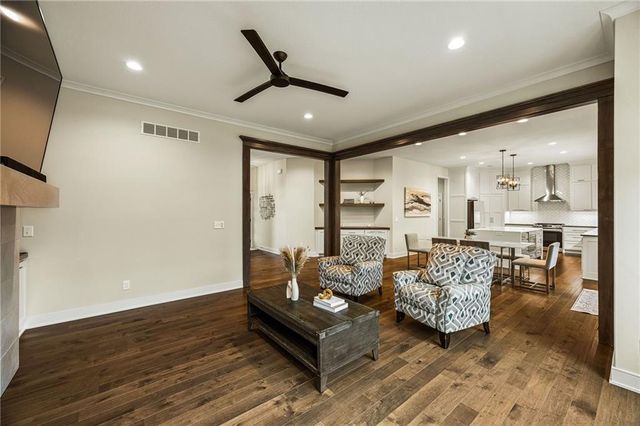 9310 Carbondale Street, Lenexa, KS 66227