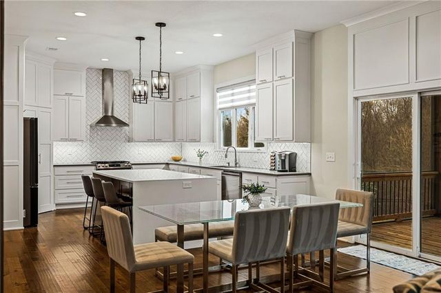 9310 Carbondale Street, Lenexa, KS 66227