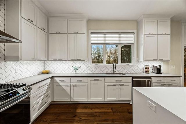 9310 Carbondale Street, Lenexa, KS 66227