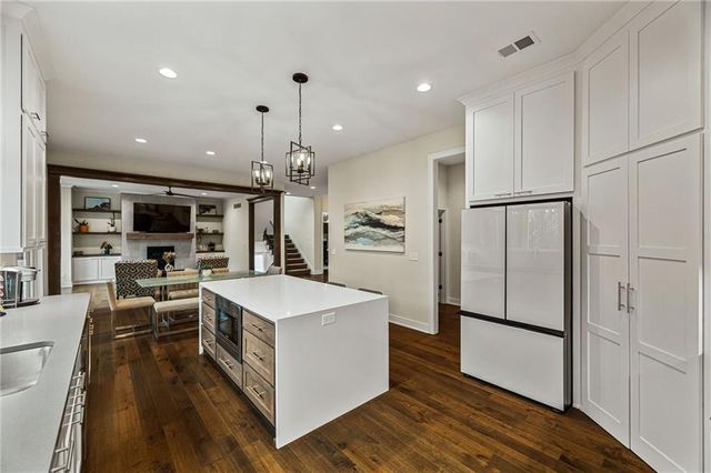 9310 Carbondale Street, Lenexa, KS 66227