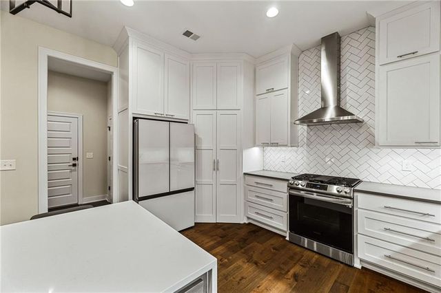 9310 Carbondale Street, Lenexa, KS 66227