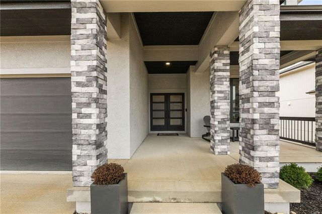 9310 Carbondale Street, Lenexa, KS 66227