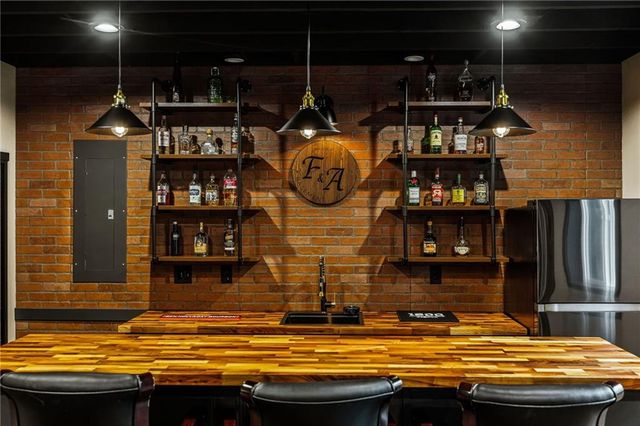 9310 Carbondale Street, Lenexa, KS 66227