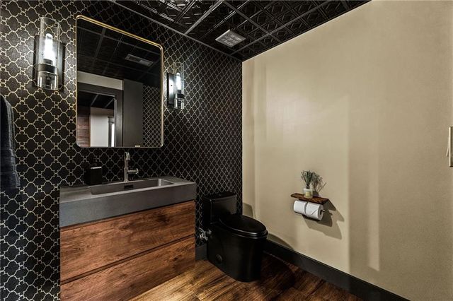 9310 Carbondale Street, Lenexa, KS 66227