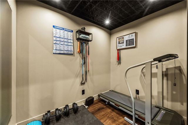 9310 Carbondale Street, Lenexa, KS 66227