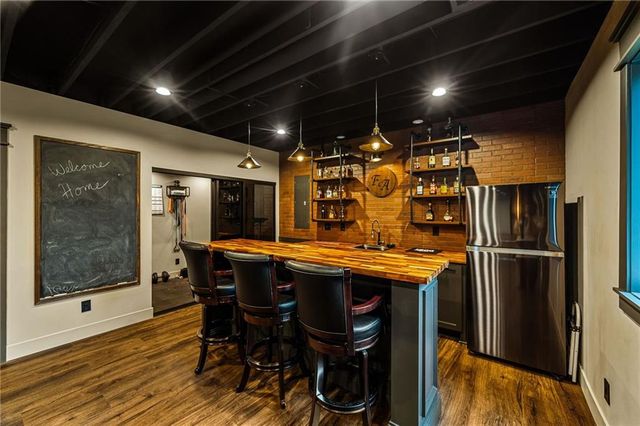 9310 Carbondale Street, Lenexa, KS 66227