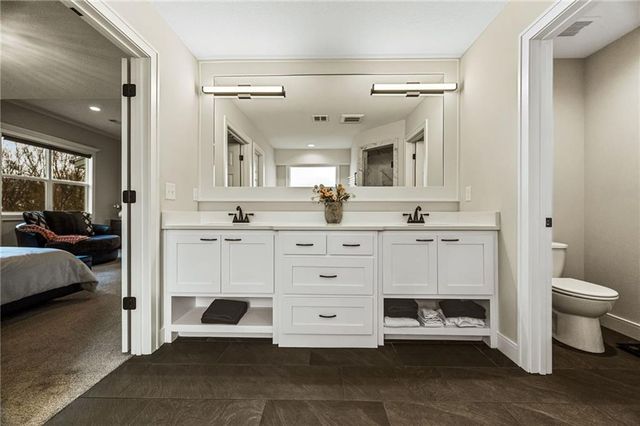 9310 Carbondale Street, Lenexa, KS 66227