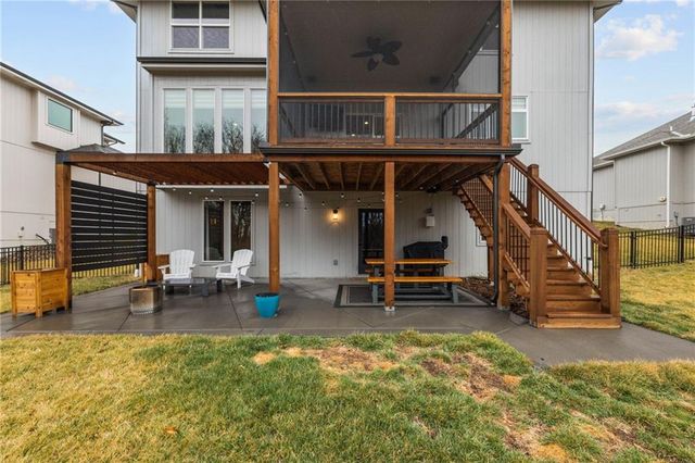 9310 Carbondale Street, Lenexa, KS 66227