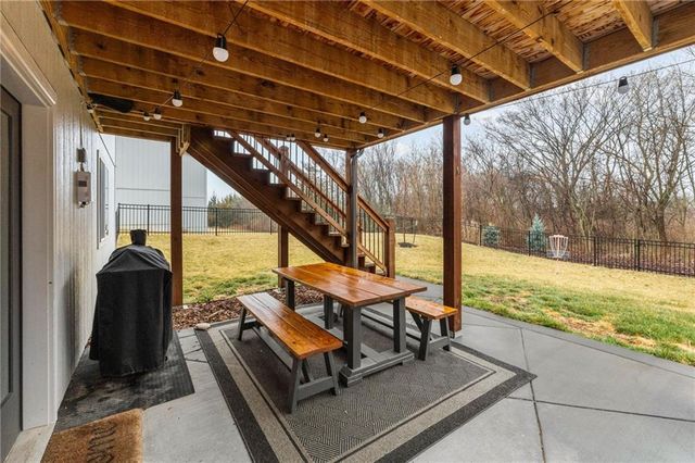 9310 Carbondale Street, Lenexa, KS 66227