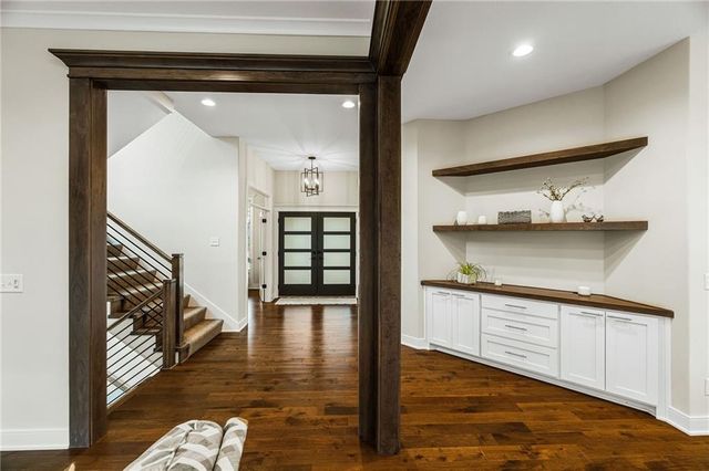 9310 Carbondale Street, Lenexa, KS 66227