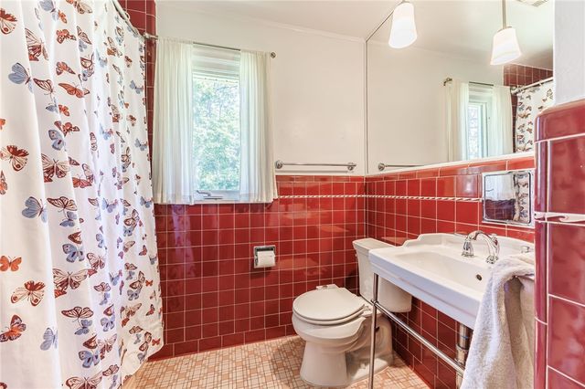 180 Overbrook Road, Pittsford, NY 14618