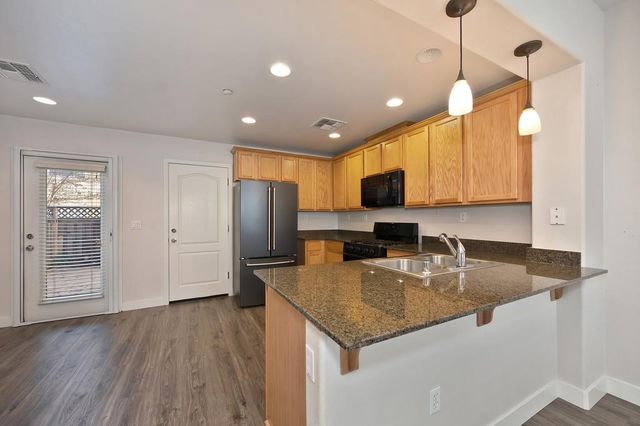 6103 Rockport Ln, Citrus Heights, CA 95621