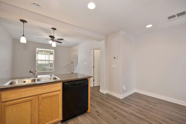 6103 Rockport Ln, Citrus Heights, CA 95621