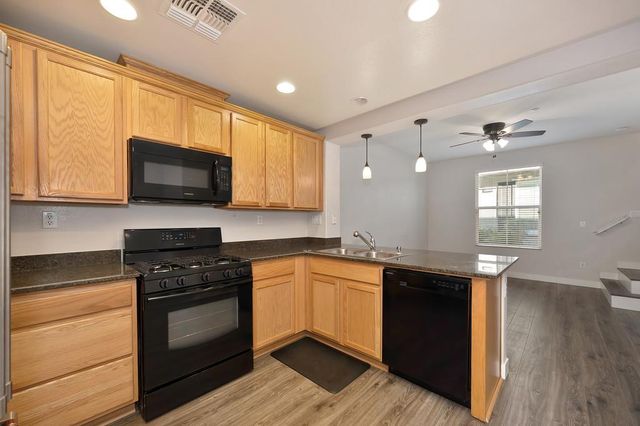 6103 Rockport Ln, Citrus Heights, CA 95621