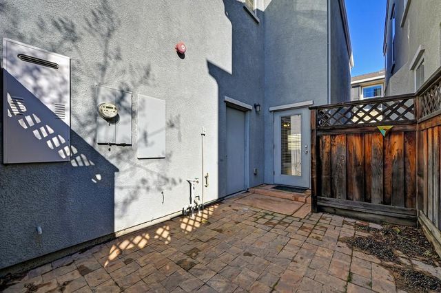 6103 Rockport Ln, Citrus Heights, CA 95621