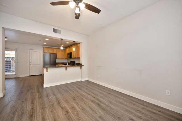 6103 Rockport Ln, Citrus Heights, CA 95621