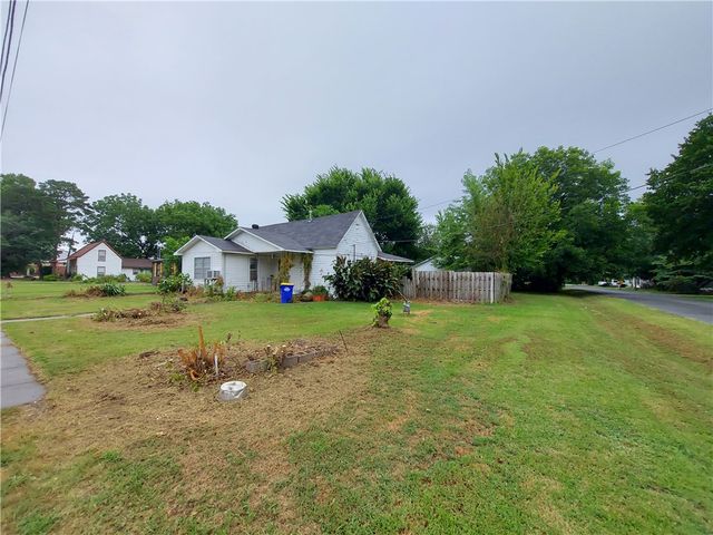 121 Washington Street, Lowell, AR 72745
