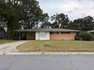 2111 Seminole Trail, North Little Rock, AR 72116