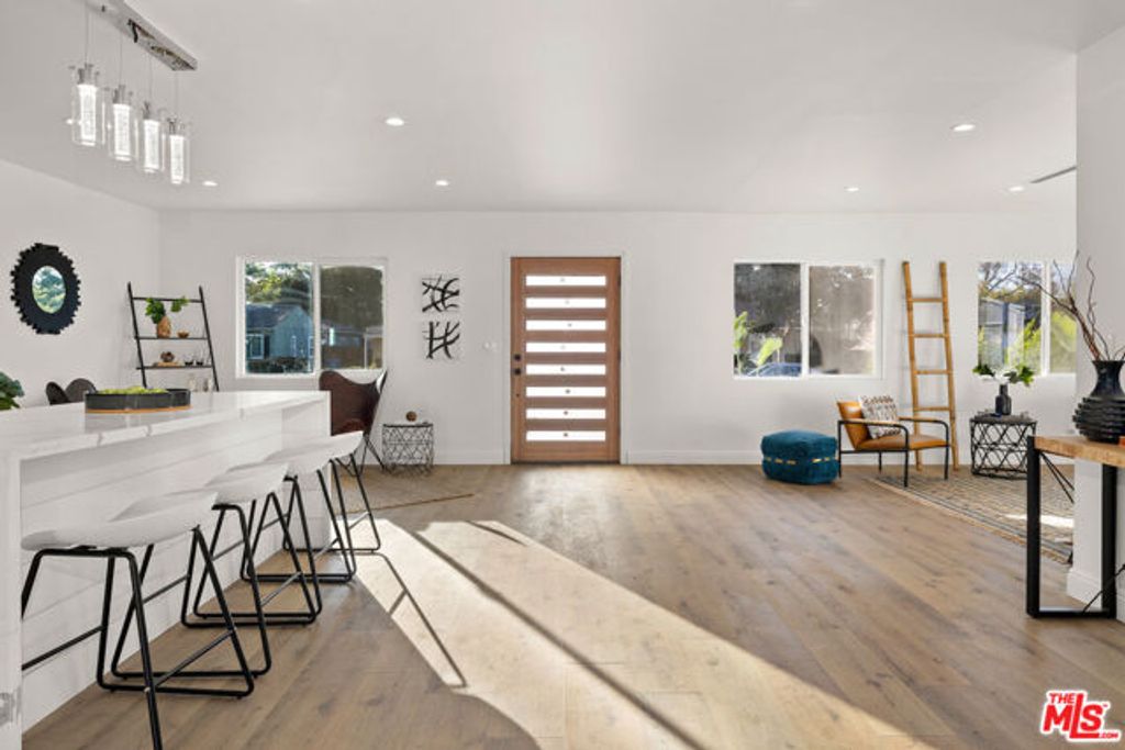 5928 Tobias Avenue, Sherman Oaks, CA 91411