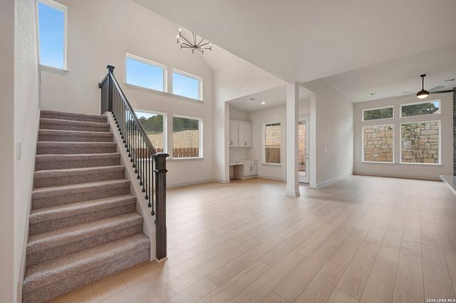 10027 Grandview Rd, Boerne, TX 78006