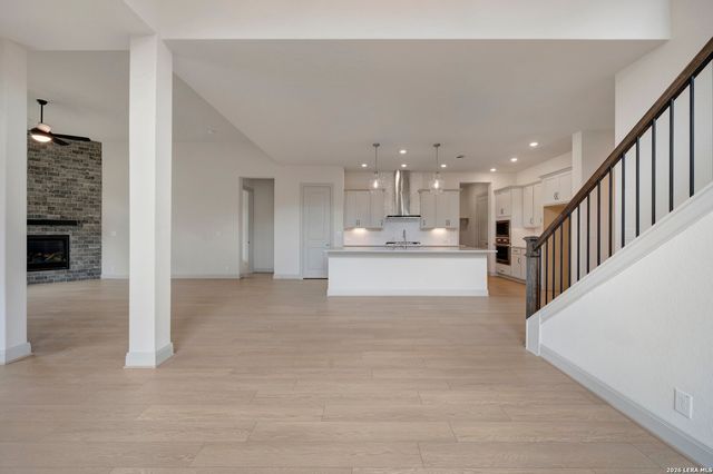 10027 Grandview Rd, Boerne, TX 78006