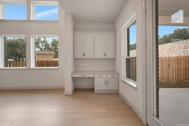 10027 Grandview Rd, Boerne, TX 78006