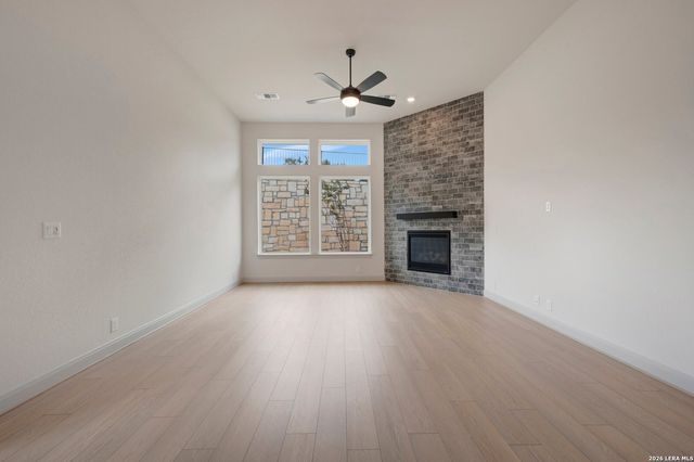 10027 Grandview Rd, Boerne, TX 78006