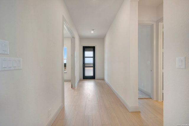 10027 Grandview Rd, Boerne, TX 78006