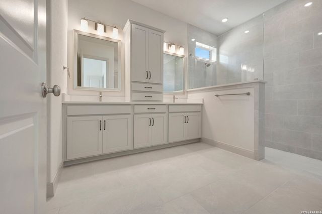 10027 Grandview Rd, Boerne, TX 78006